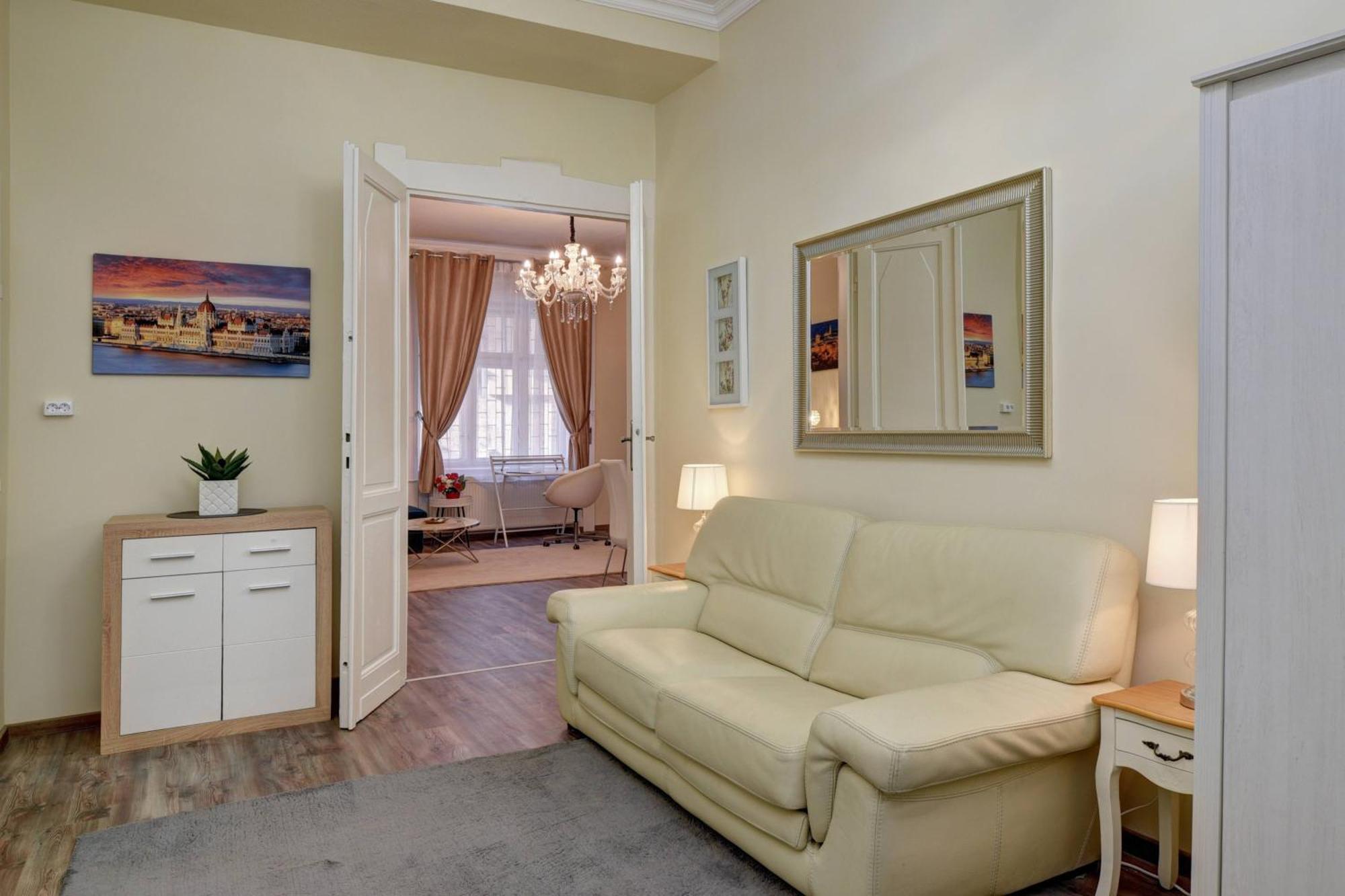 Buda Center Apartment บูดาเปสต์ ภายนอก รูปภาพ
